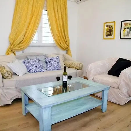 Aroura Homes Garden House 2br 2ba Free Parking Athens