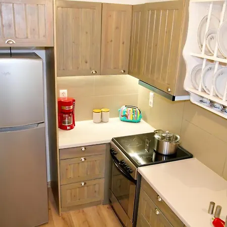 Aroura Homes Garden House 2br 2ba Free Parking